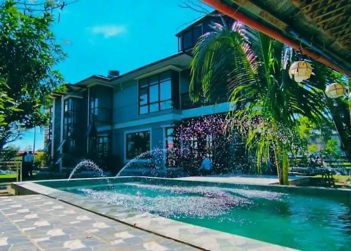 Aesthetic Luxury Estate Near Bgc And Airport Holiday home *
